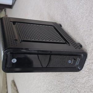Motorola SURFboard SBG6580 DOCSIS 3.0 Cable Modem/ Wi-Fi N300 2.4Ghz N300 5GHz